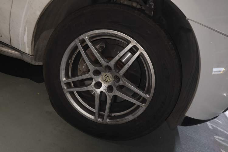 Used Porsche Macan 2017 Macan 2.0T Right Front Wheel Hub