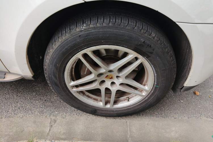 Used Porsche Macan 2017 Macan 2.0T Right Front Wheel Hub