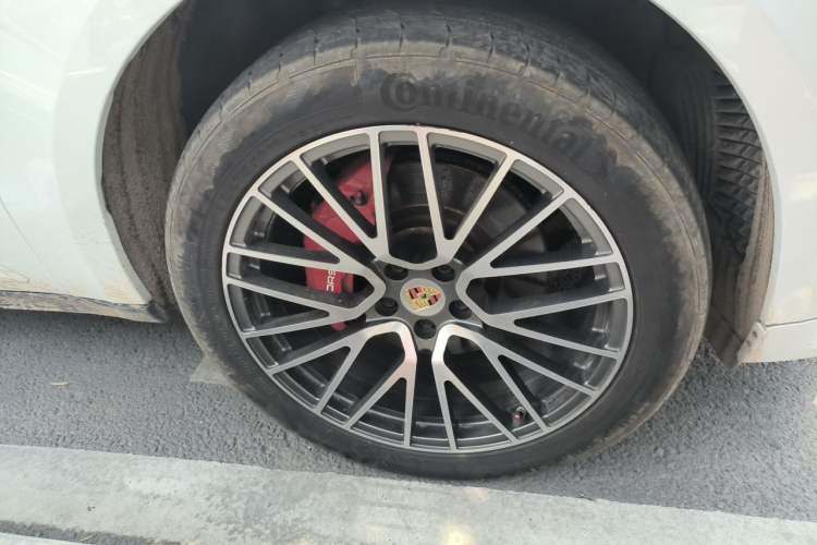 Used Porsche Macan 2017 Macan S 3.0T Right Front Wheel Hub