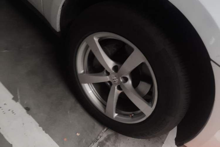 Used Porsche Macan 2017 Macan 2.0T Right Front Wheel Hub