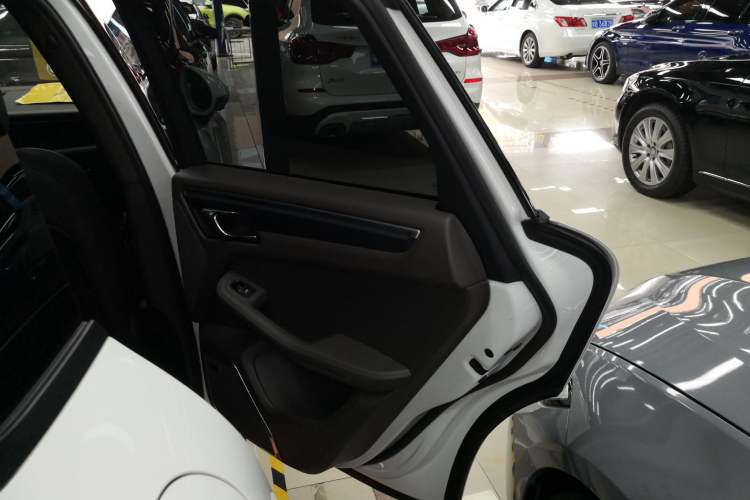 Used Porsche Macan 2017 Macan 2.0T Right Rear Door Interior