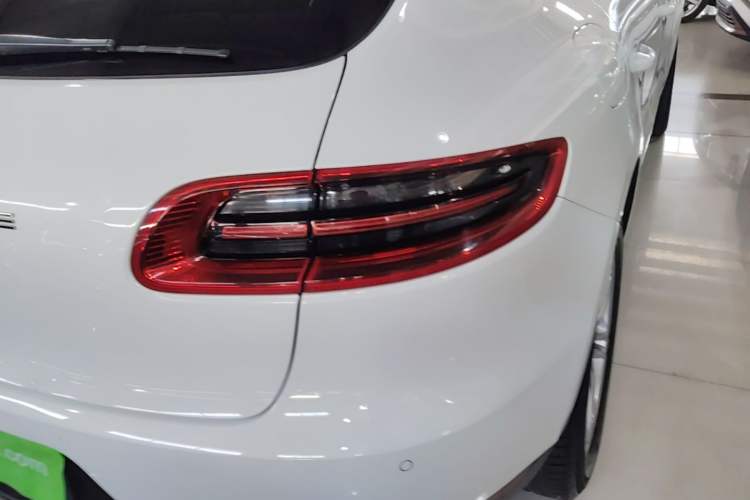 Used Porsche Macan 2017 Macan 2.0T Right Rear Taillight