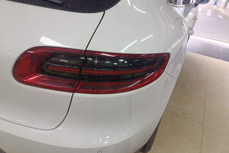Used Porsche Macan 2017 Macan 2.0T Right Rear Taillight