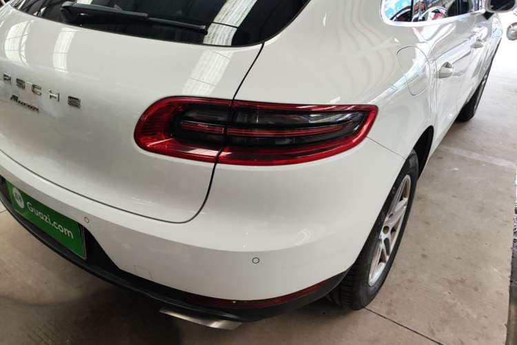 Used Porsche Macan 2017 Macan 2.0T Right Rear Taillight