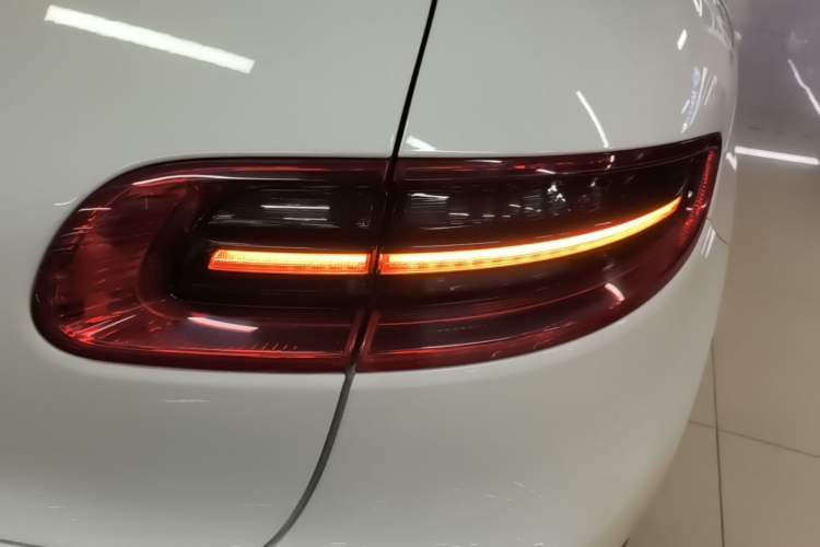 Used Porsche Macan 2017 Macan 2.0T Right Rear Taillight