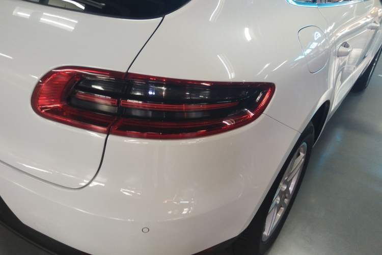 Used Porsche Macan 2017 Macan 2.0T Right Rear Taillight