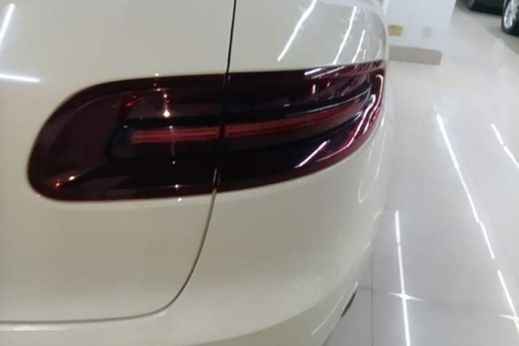 Used Porsche Macan 2017 Macan 2.0T Right Rear Taillight