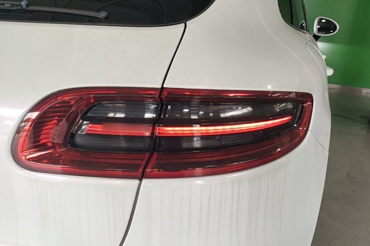 Used Porsche Macan 2017 Macan 2.0T Right Rear Taillight