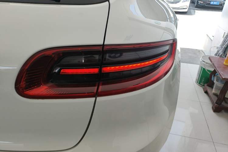 Used Porsche Macan 2017 Macan 2.0T Right Rear Taillight