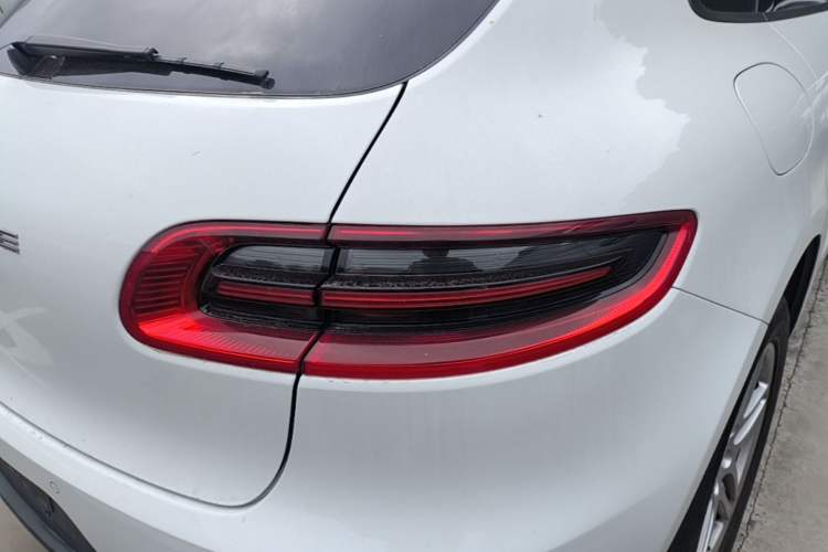Used Porsche Macan 2017 Macan 2.0T Right Rear Taillight