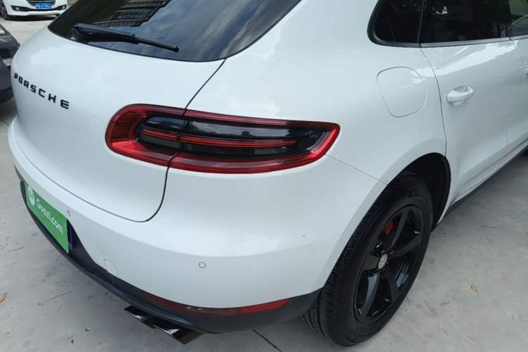Used Porsche Macan 2017 Macan 2.0T Right Rear Taillight