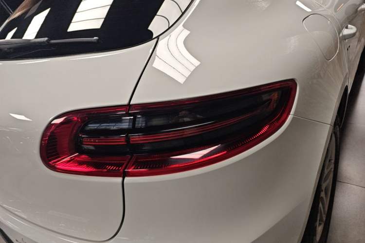 Used Porsche Macan 2017 Macan 2.0T Right Rear Taillight