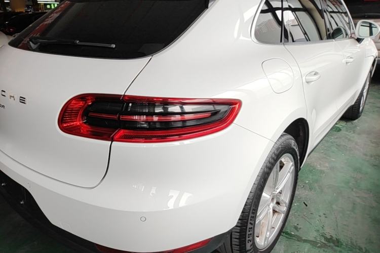 Used Porsche Macan 2017 Macan 2.0T Right Rear Taillight