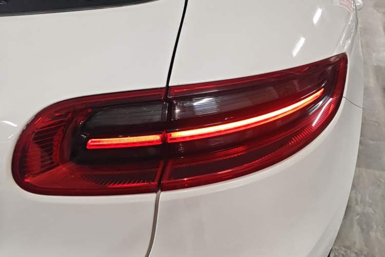 Used Porsche Macan 2017 Macan 2.0T Right Rear Taillight