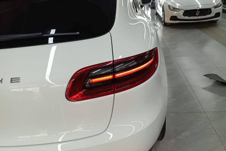Used Porsche Macan 2017 Macan 2.0T Right Rear Taillight