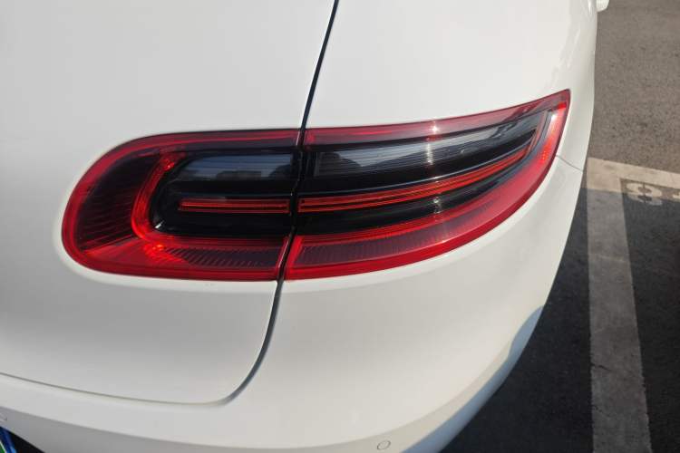 Used Porsche Macan 2017 Macan 2.0T Right Rear Taillight