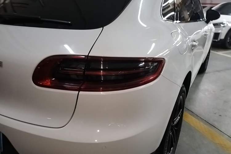 Used Porsche Macan 2017 Macan 2.0T Right Rear Taillight