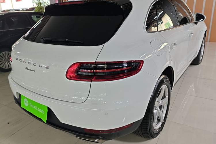 Used Porsche Macan 2017 Macan 2.0T Right Rear Taillight