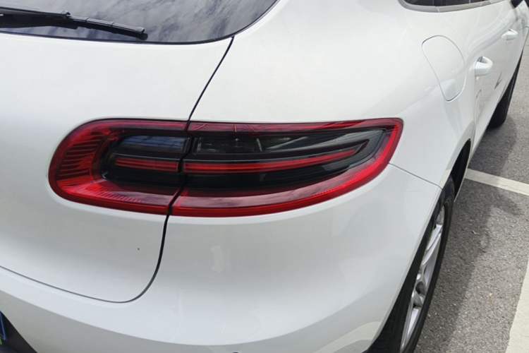 Used Porsche Macan 2017 Macan 2.0T Right Rear Taillight