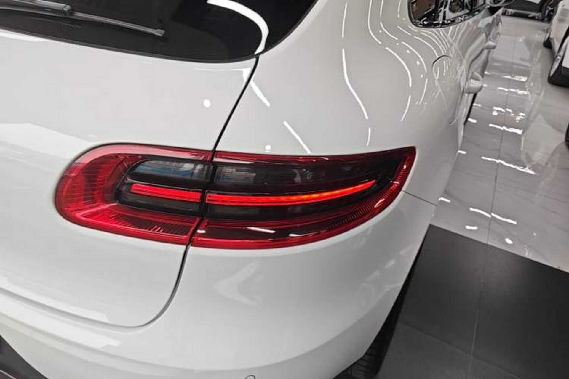 Used Porsche Macan 2017 Macan 2.0T Right Rear Taillight