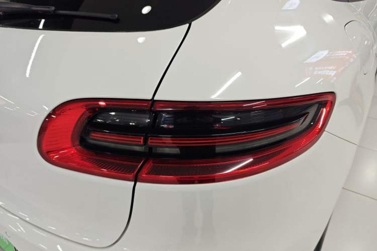 Used Porsche Macan 2017 Macan 2.0T Right Rear Taillight