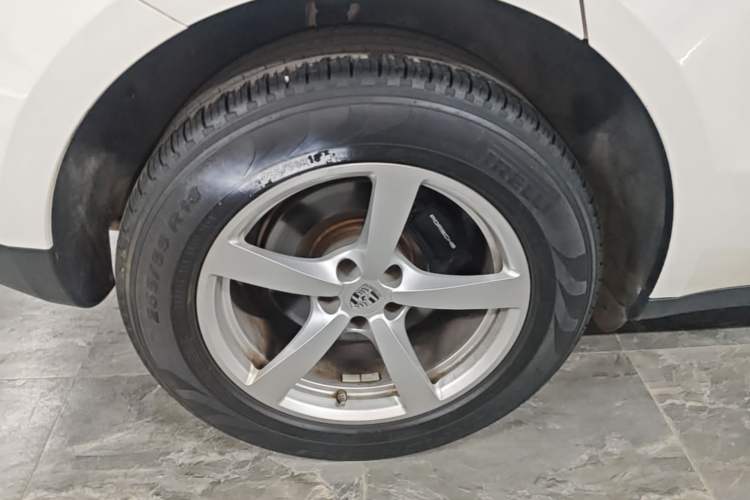 Used Porsche Macan 2017 Macan 2.0T Right Rear Wheel Hub