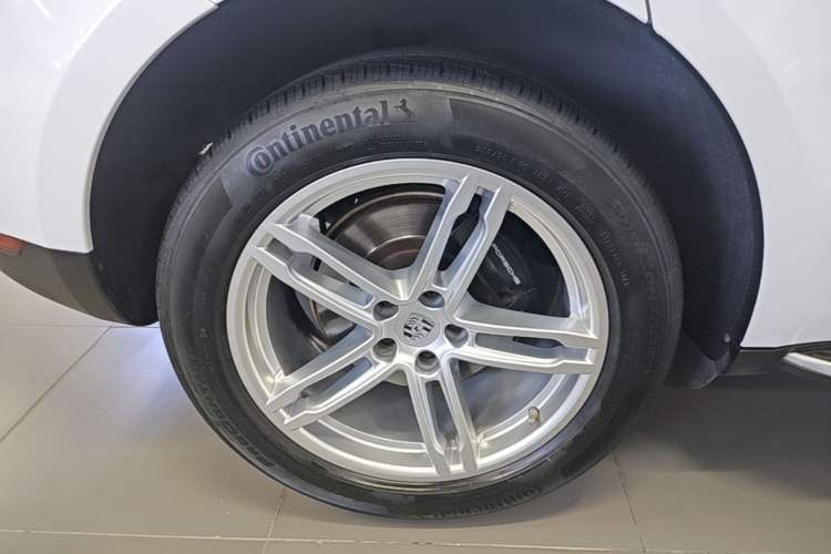 Used Porsche Macan 2017 Macan 2.0T Right Rear Wheel Hub