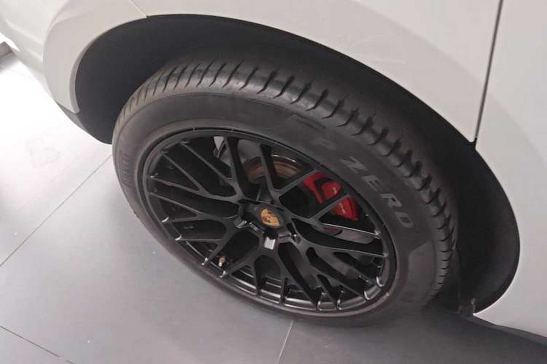 Used Porsche Macan 2017 Macan 2.0T Right Rear Wheel Hub