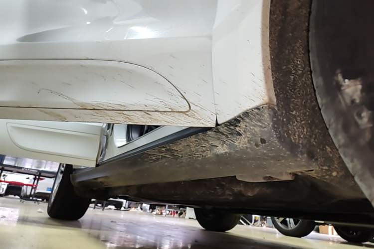 Used Porsche Macan 2017 Macan 2.0T Right Side Sill