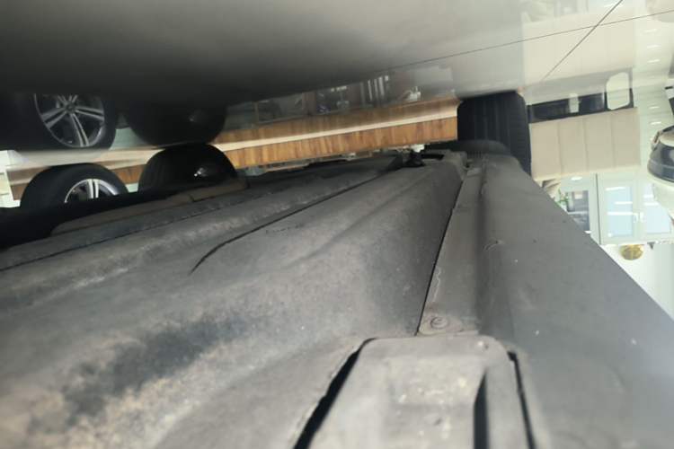 Used Porsche Macan 2017 Macan 2.0T Right Side Sill
