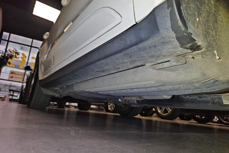 Used Porsche Macan 2017 Macan 2.0T Right Side Sill