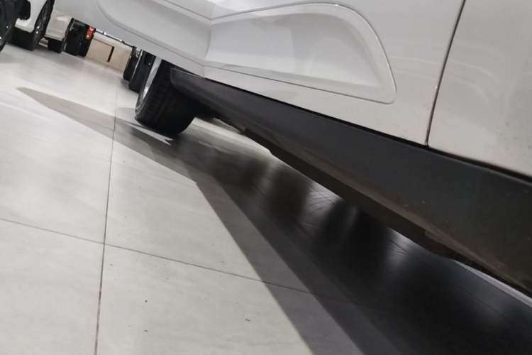 Used Porsche Macan 2017 Macan 2.0T Right Side Sill