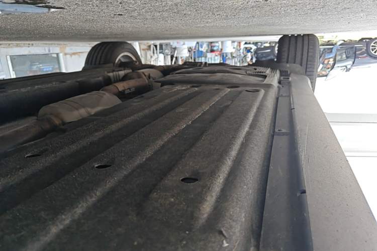 Used Porsche Macan 2017 Macan 2.0T Right Side Sill
