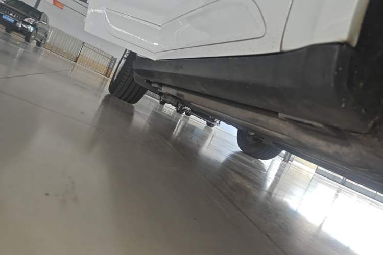 Used Porsche Macan 2017 Macan 2.0T Right Side Sill