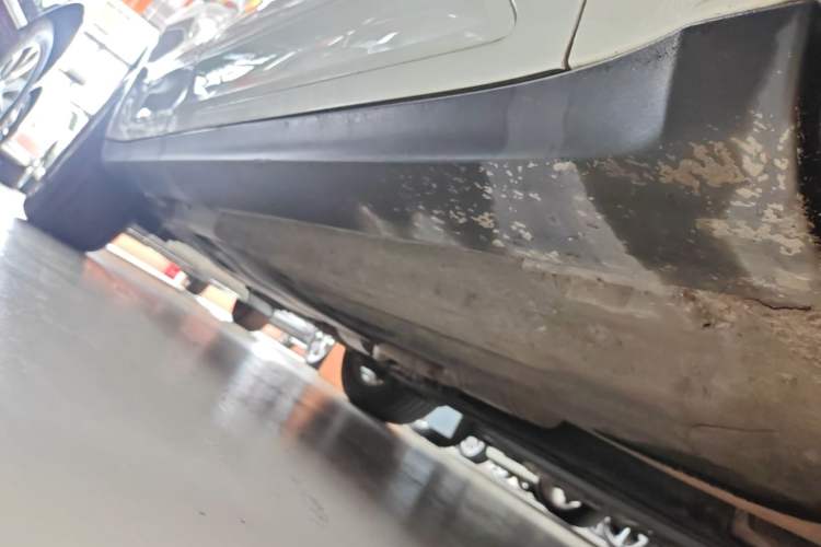 Used Porsche Macan 2017 Macan 2.0T Right Side Sill