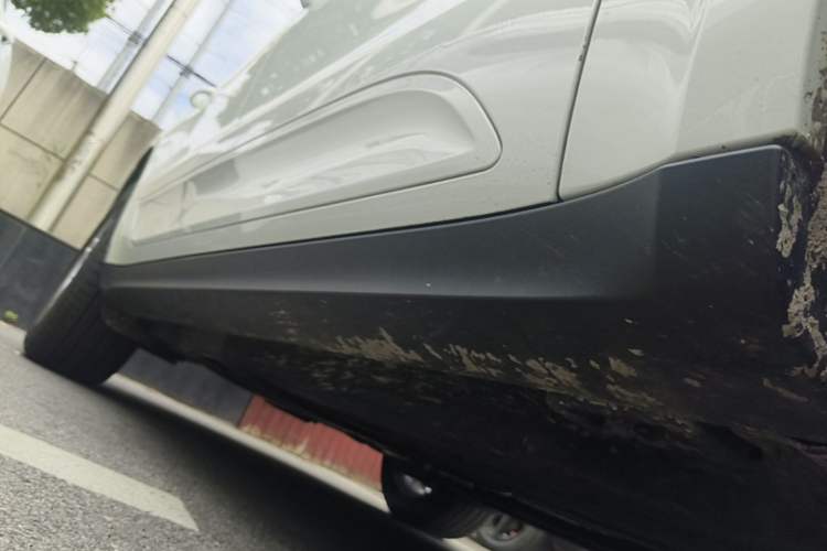 Used Porsche Macan 2017 Macan 2.0T Right Side Sill