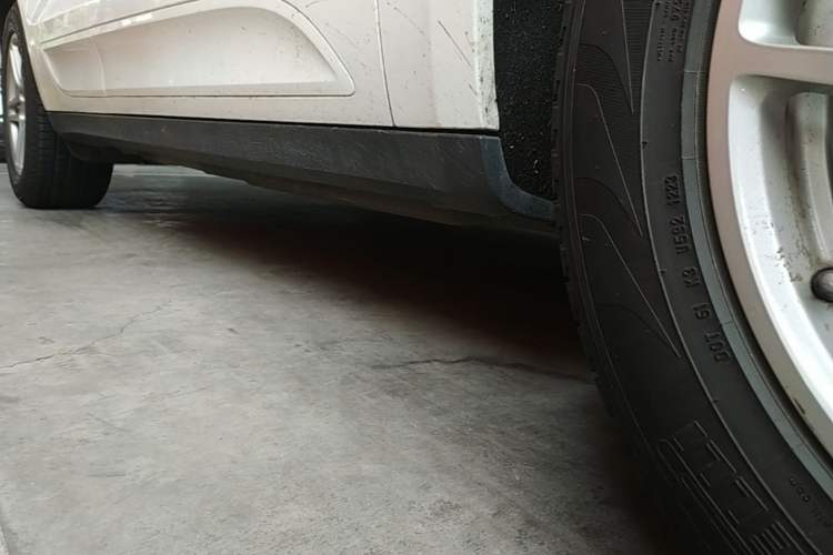 Used Porsche Macan 2017 Macan 2.0T Right Side Sill