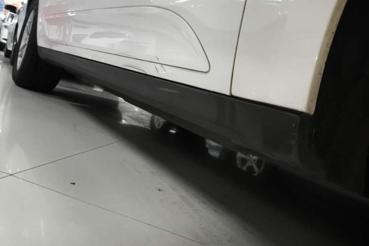 Used Porsche Macan 2017 Macan 2.0T Right Side Sill