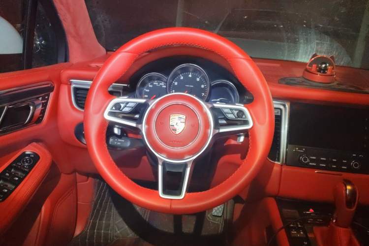 Used Porsche Macan 2017 Macan 2.0T Steering Wheel