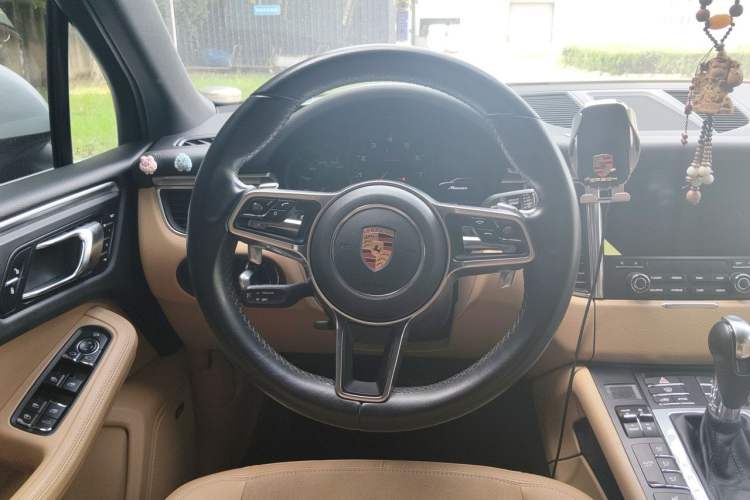 Used Porsche Macan 2017 Macan 2.0T Steering Wheel
