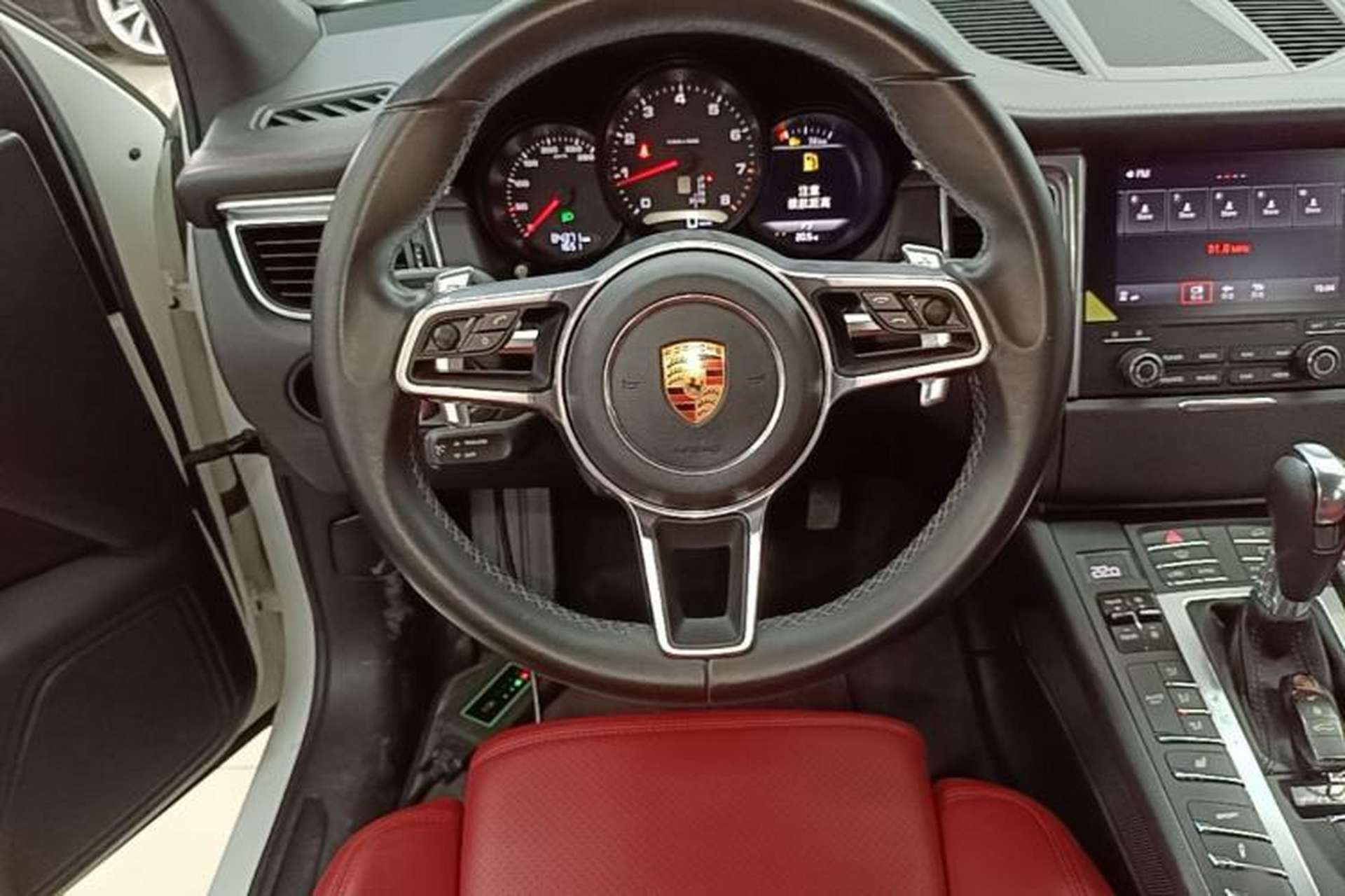 Used Porsche Macan 2017 Macan 2.0T Steering Wheel
