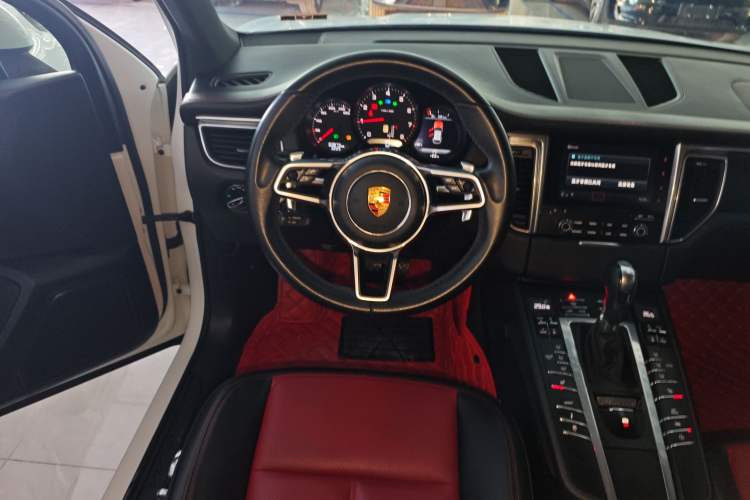 Used Porsche Macan 2017 Macan 2.0T Steering Wheel