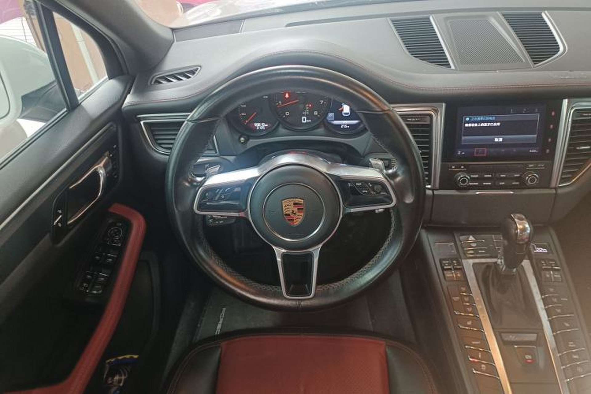 Used Porsche Macan 2017 Macan 2.0T Steering Wheel