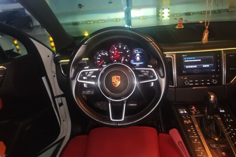 Used Porsche Macan 2017 Macan 2.0T Steering Wheel