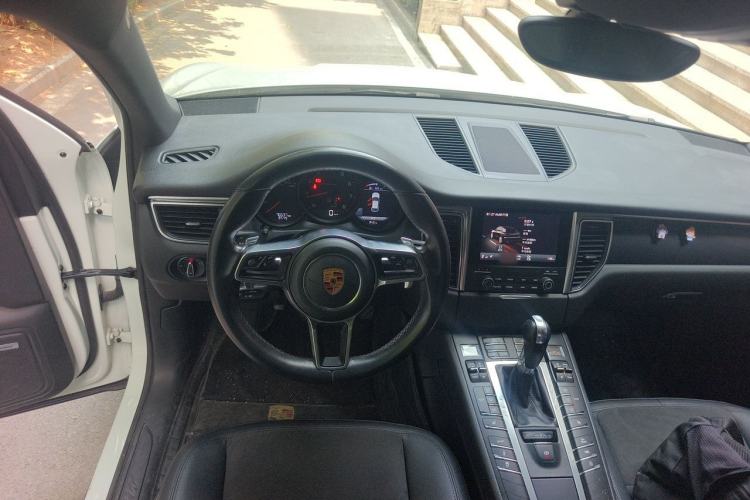 Used Porsche Macan 2017 Macan 2.0T Steering Wheel