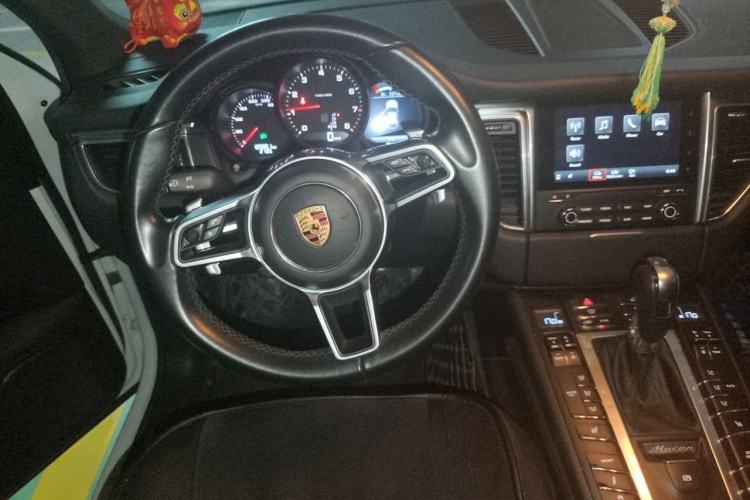 Used Porsche Macan 2017 Macan 2.0T Steering Wheel