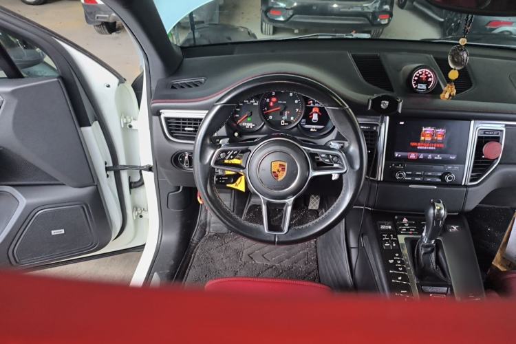 Used Porsche Macan 2017 Macan 2.0T Steering Wheel
