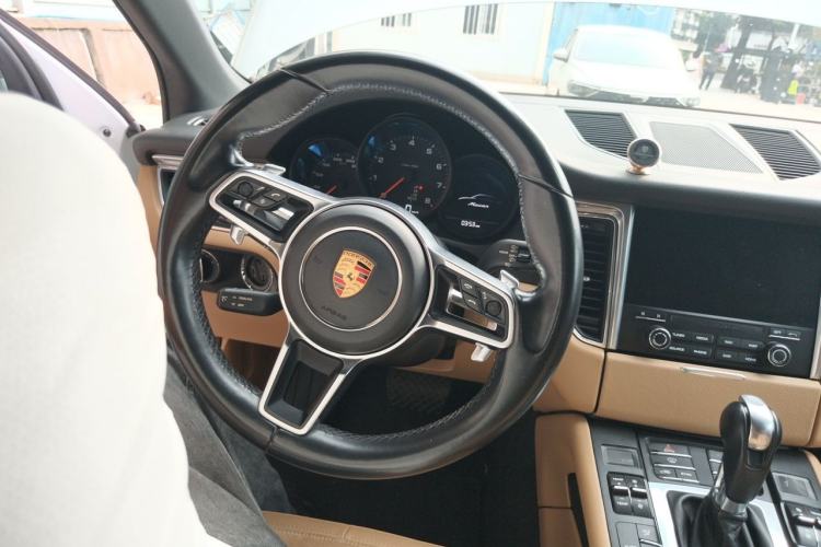 Used Porsche Macan 2017 Macan 2.0T Steering Wheel