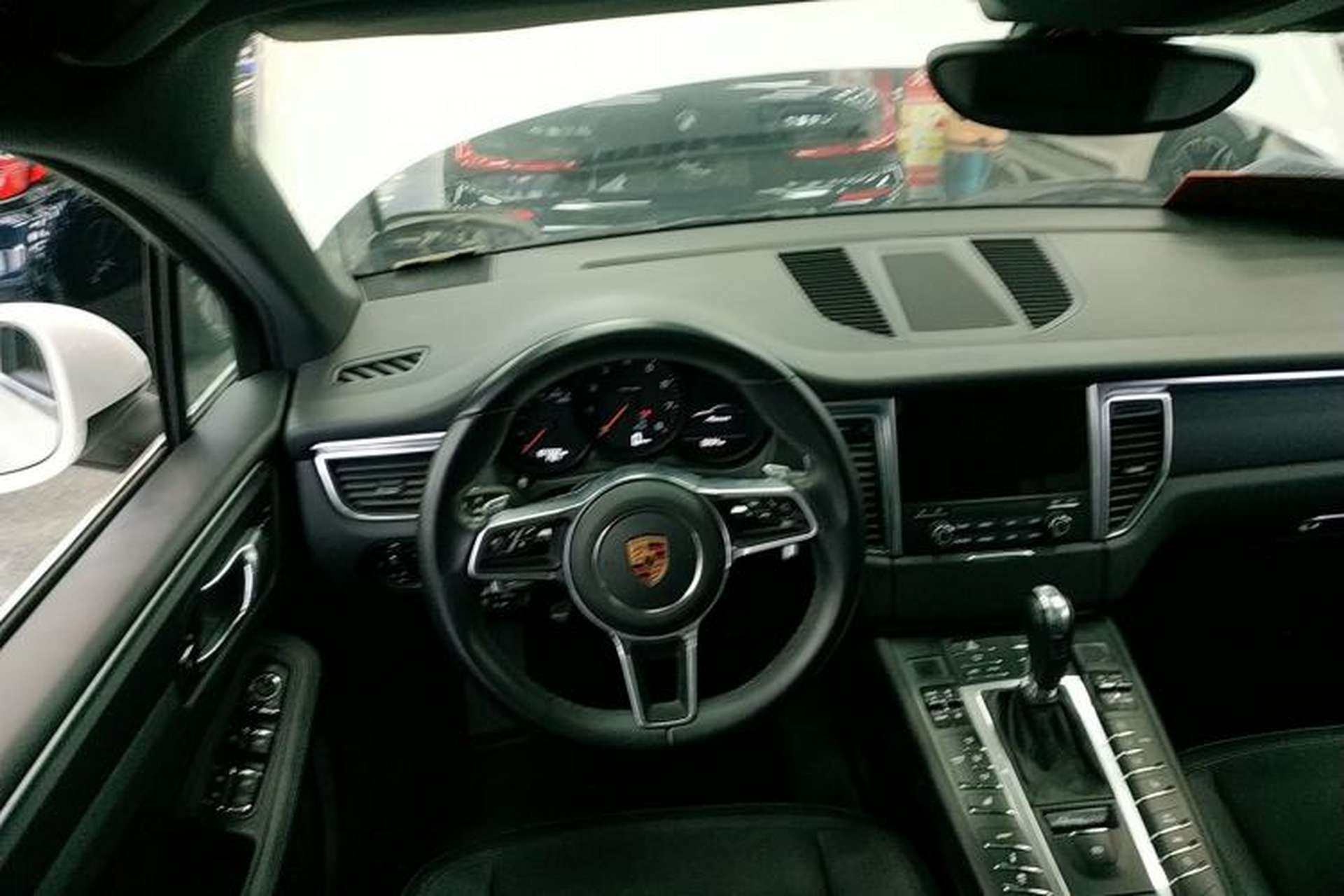 Used Porsche Macan 2017 Macan 2.0T Steering Wheel