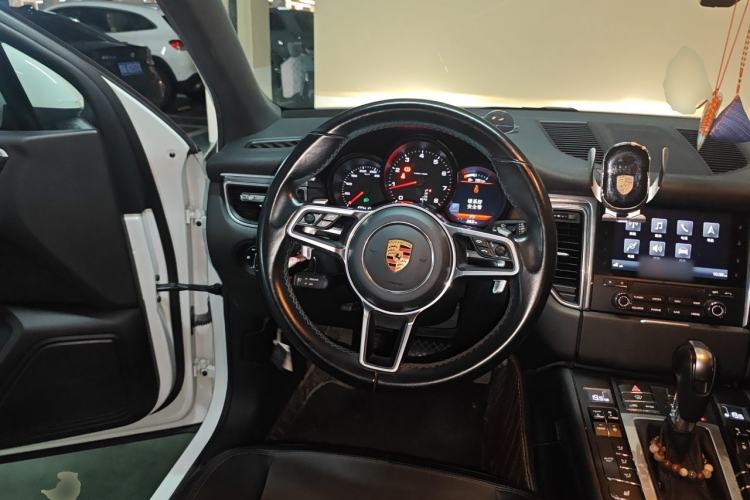 Used Porsche Macan 2017 Macan 2.0T Steering Wheel